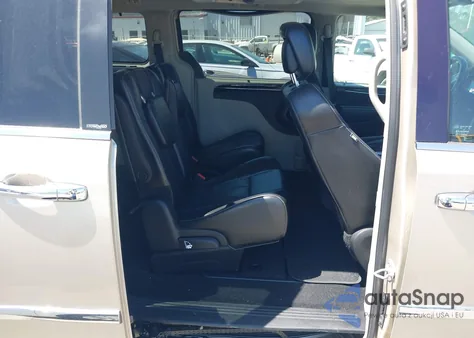 2014 Chrysler Town & Country Limited z USA, uszkodzony, nr VIN 2C4RC1GG9ER116219